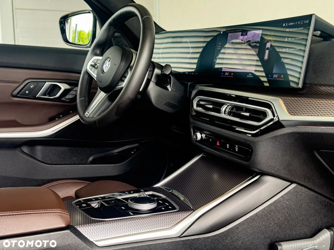 BMW Seria 3 318i Touring M Sport - 24