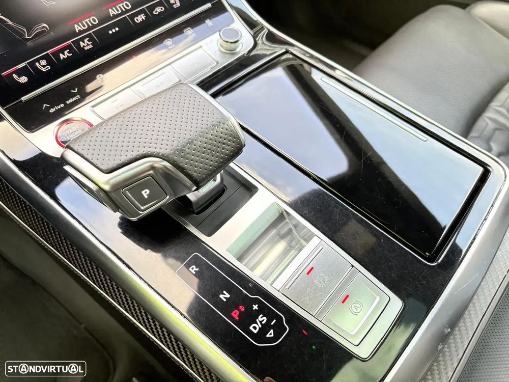 Audi RS Q8 TFSI quattro Tiptronic - 32