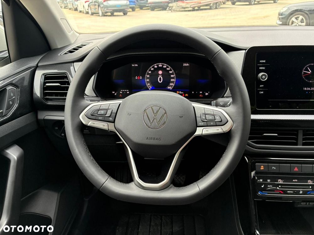 Volkswagen T-Cross - 14