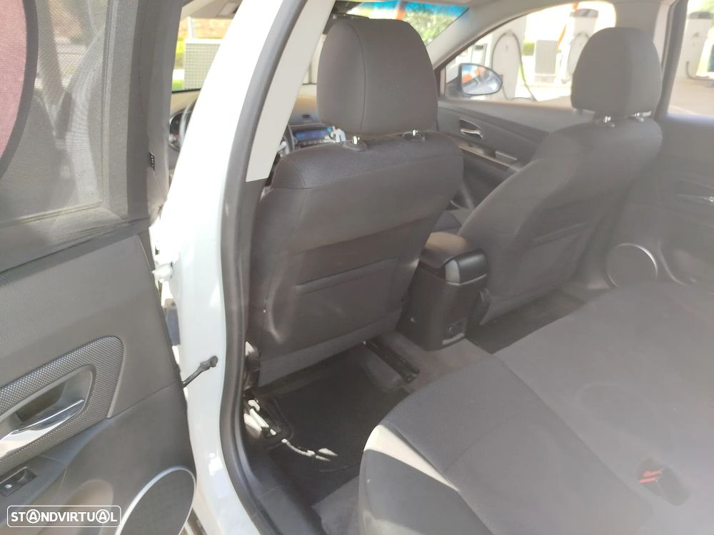 Chevrolet Cruze SW - 9