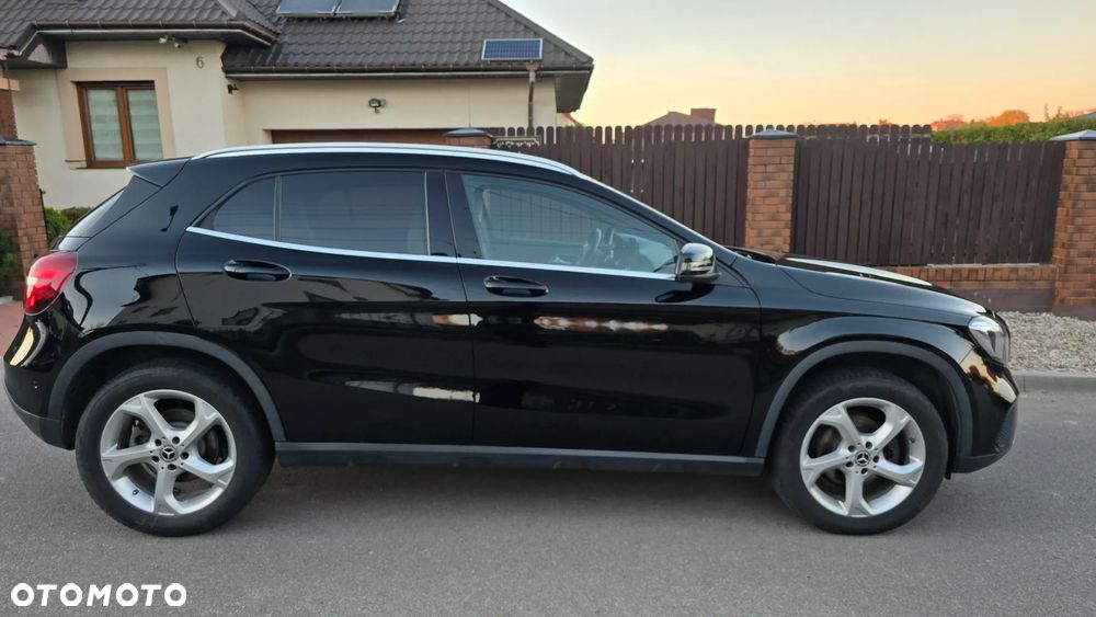 Mercedes-Benz GLA 200 7G-DCT AMG Line - 9