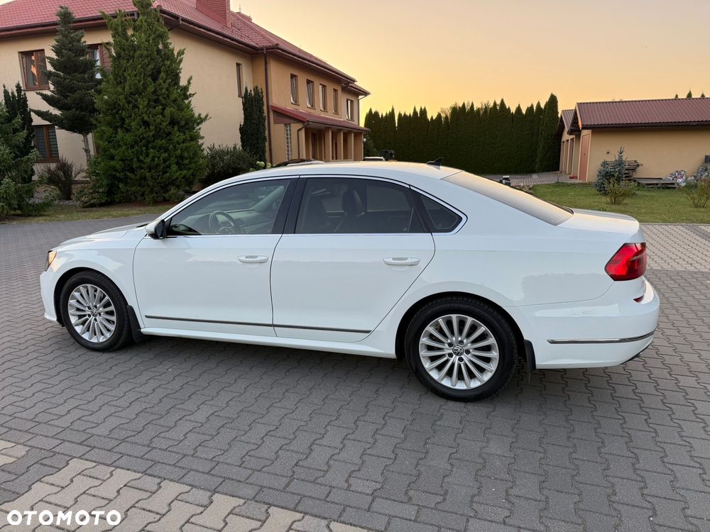 Volkswagen Passat - 11