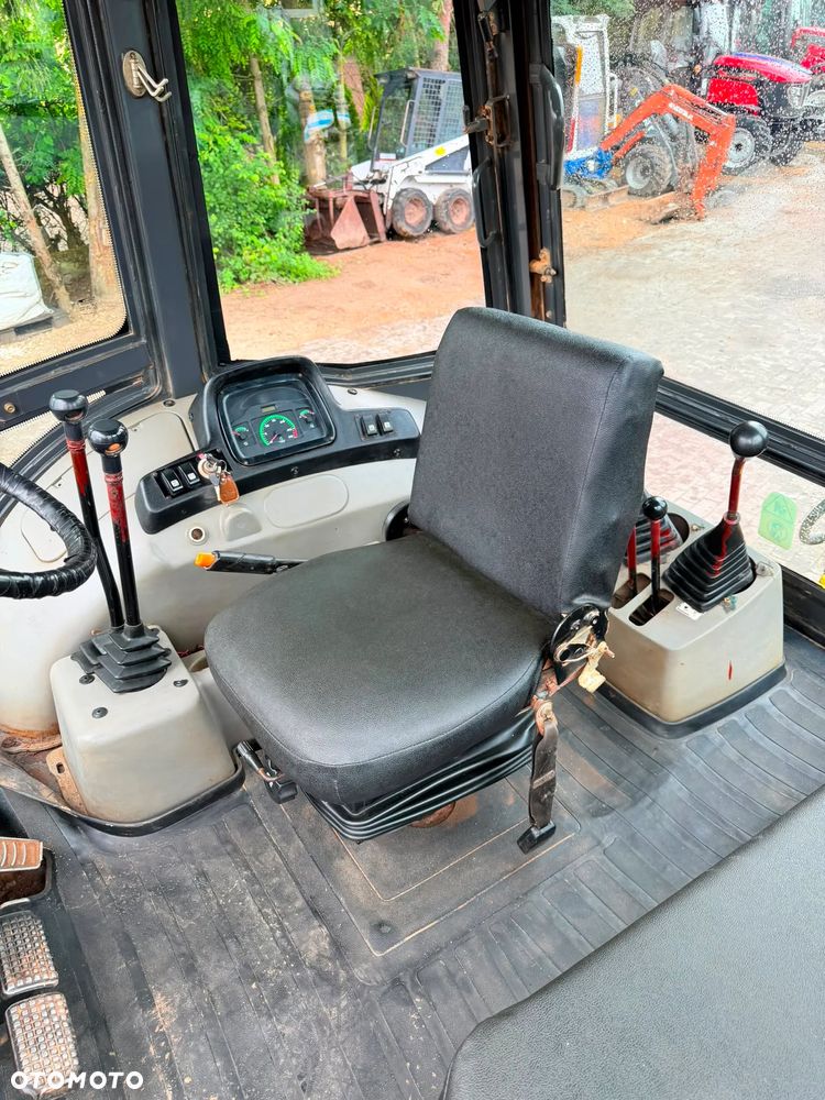 New Holland B80b - 8