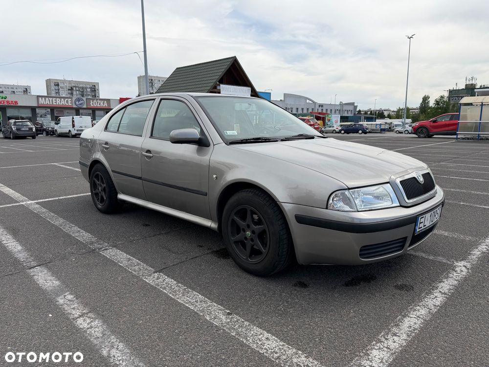 Skoda Octavia 1.6 Tour - 3