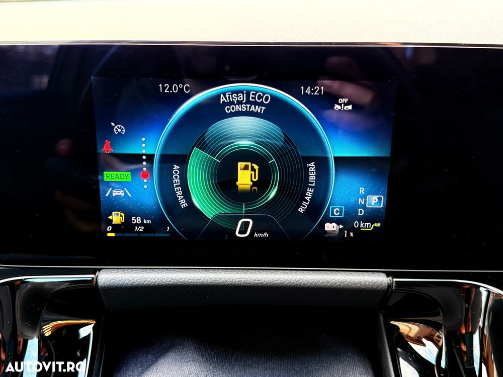 Mercedes-Benz GLA 250 e 8G-DCT Special Edition - 37