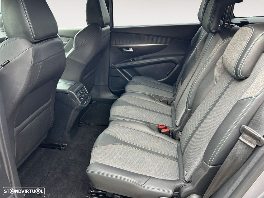 Peugeot 5008 1.2 PureTech Allure Pack EAT8 — fotografia 13