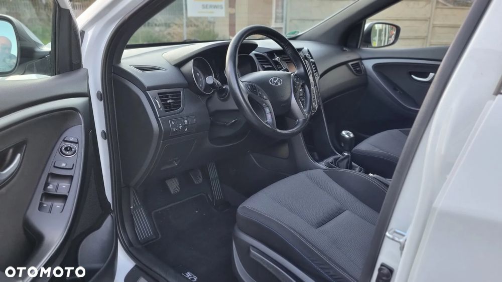 Hyundai i30 1.4 Passion - 8