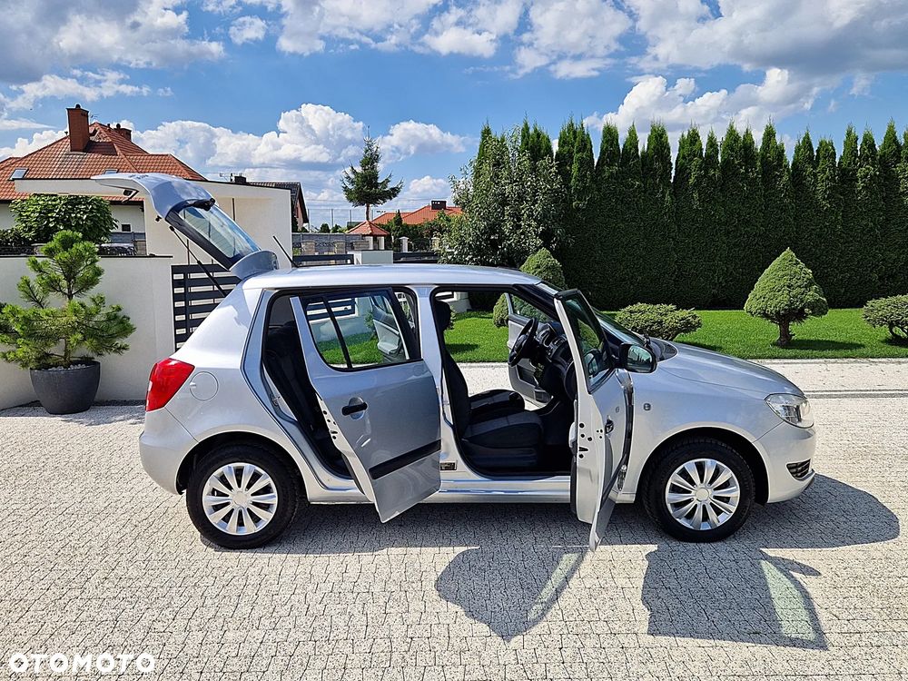 Skoda Fabia 1.2 HTP Cool Colour Edition - 14