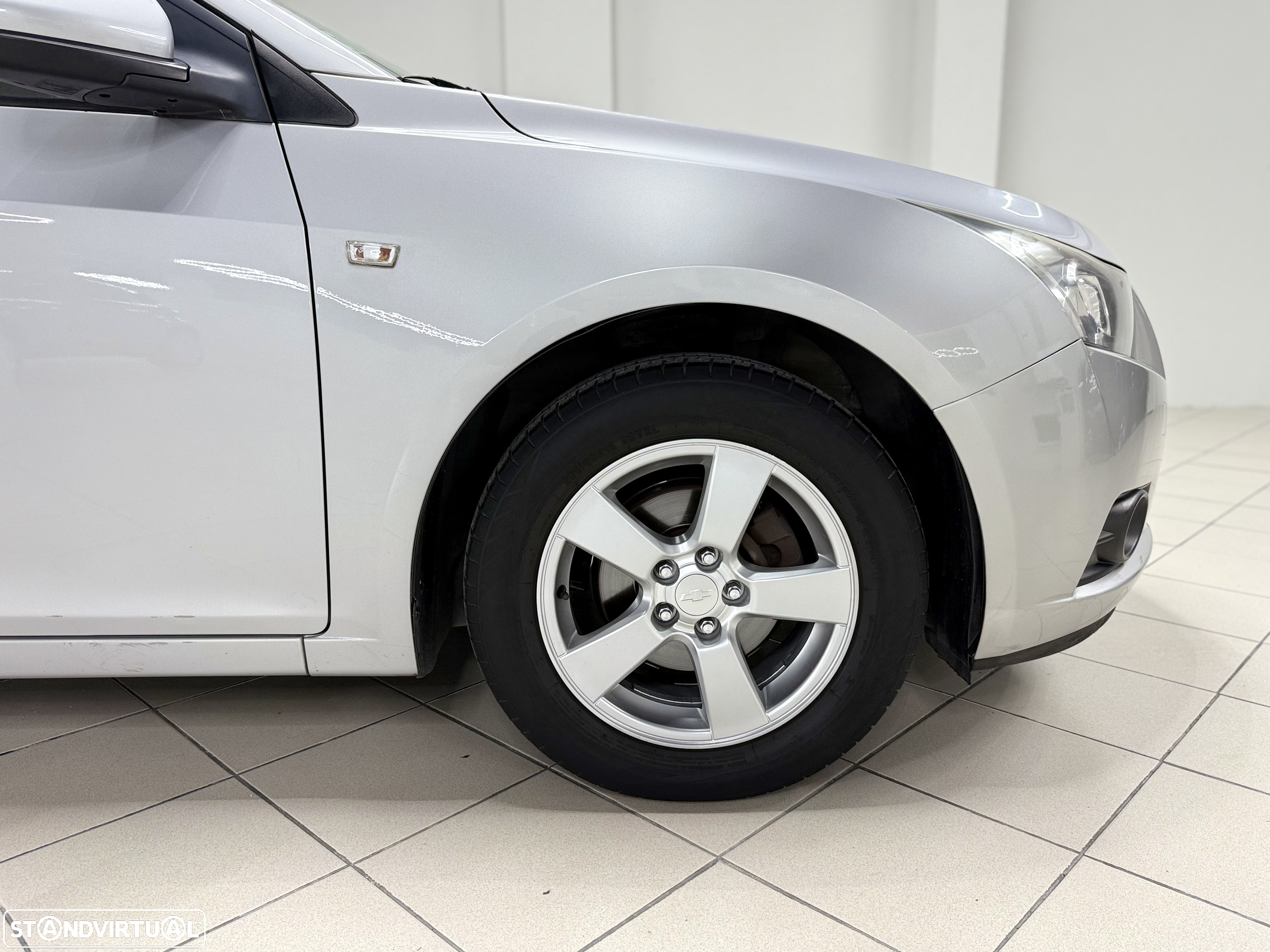 Chevrolet Cruze 1.6 LS - 6