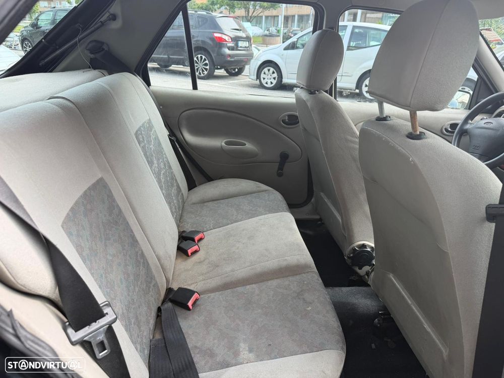 Ford Fiesta 1.25 Studio - 11