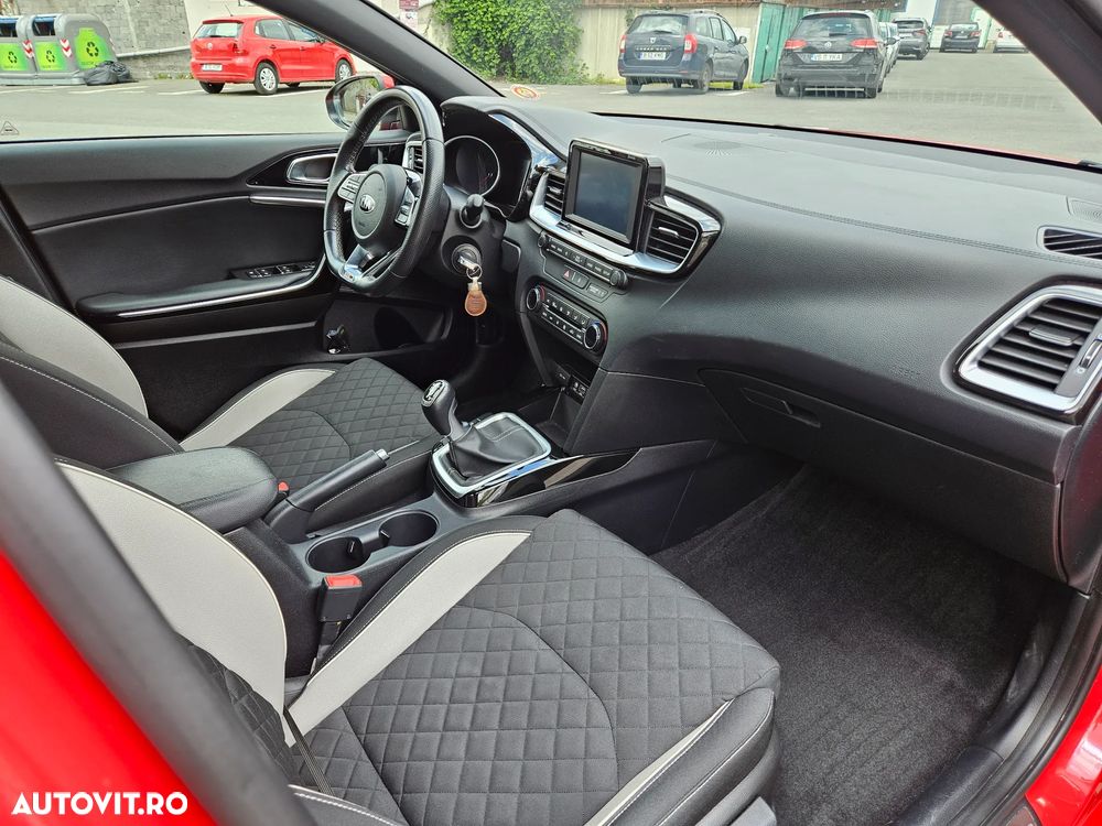 Kia Ceed 1.4 T-GDI GT Line - 17