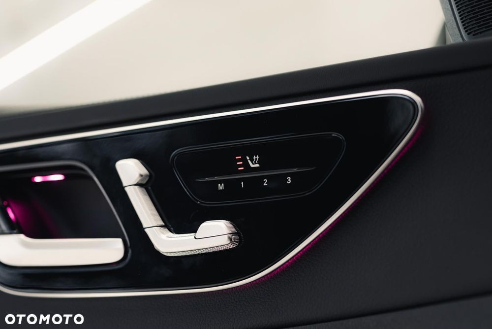Mercedes-Benz Klasa C 300 de PHEV 4-Matic AMG - 29