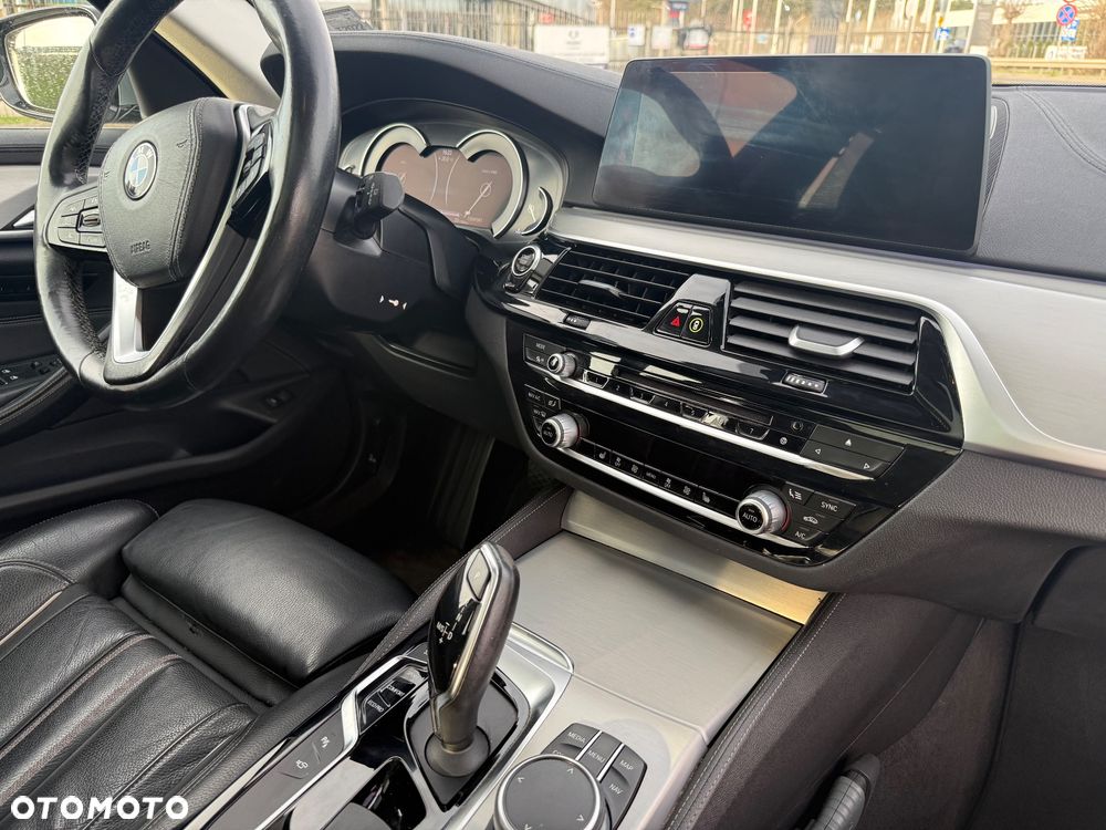BMW Seria 5 530i Luxury Line - 40