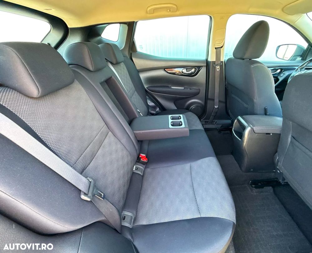 Nissan Qashqai 1.5 DCI N-Connecta - 22