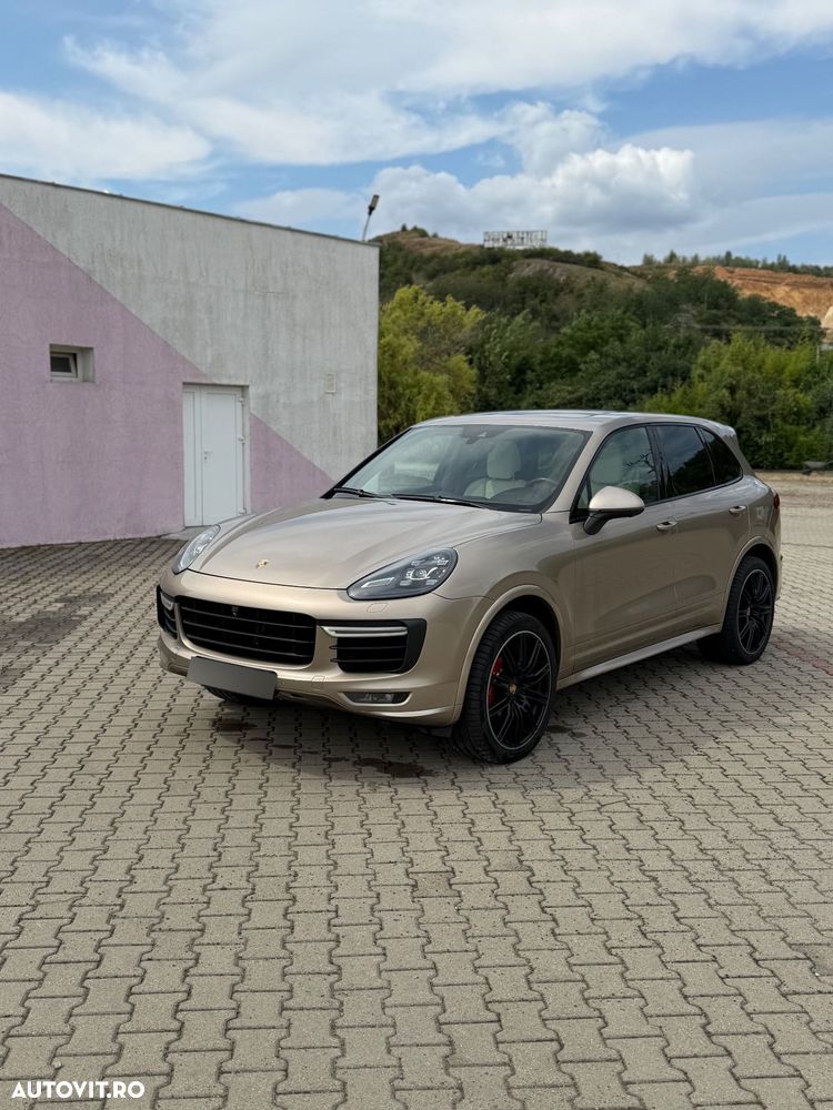 Porsche Cayenne - 2