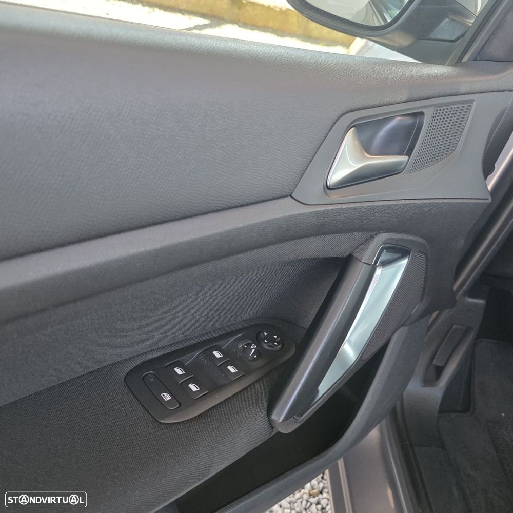 Peugeot 308 1.6 BlueHDi Allure J17 - 20