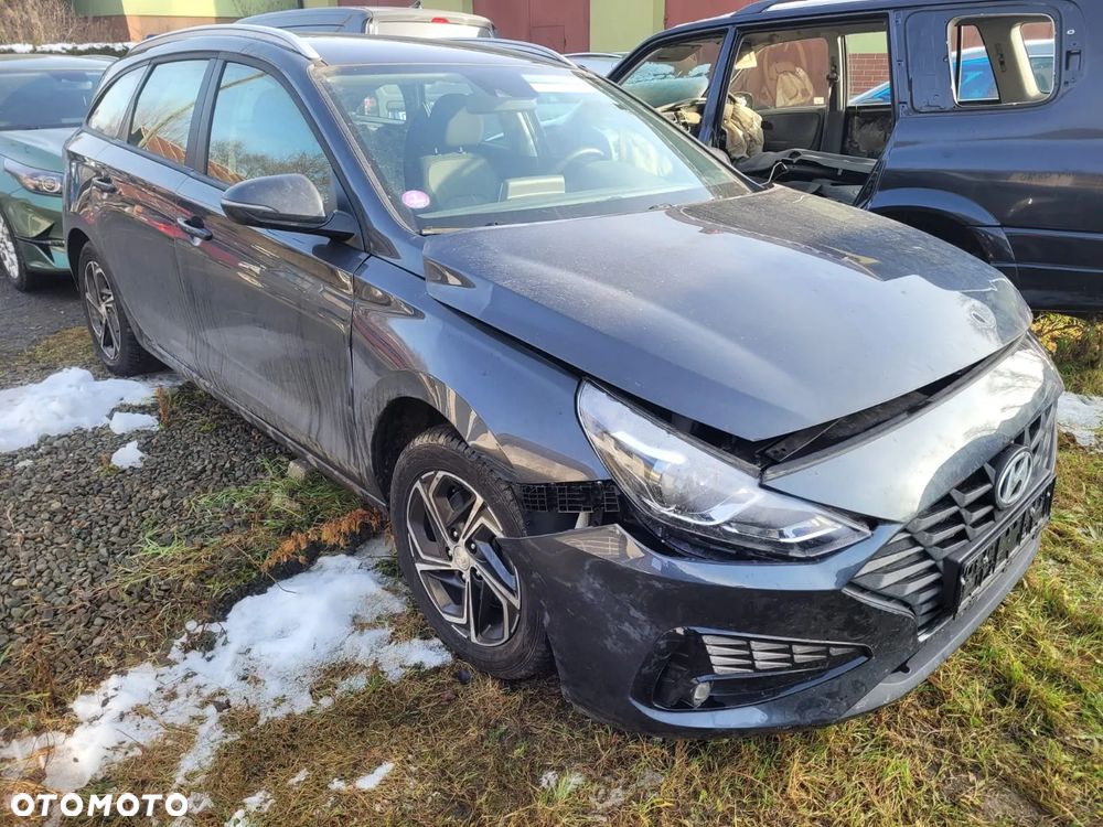 Hyundai i30 1.5 Intro - 2