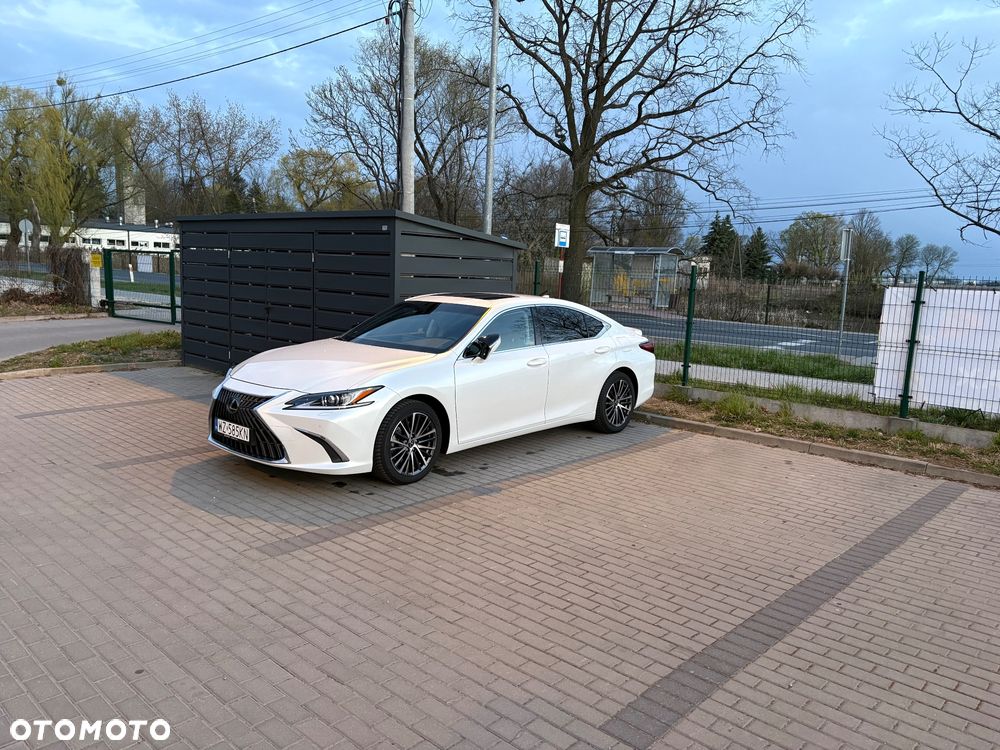 Lexus ES 300h Business Edition - 6
