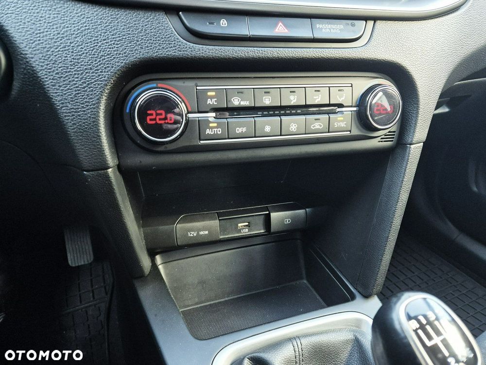 Kia Ceed 1.6 CRDi mHEV M - 31