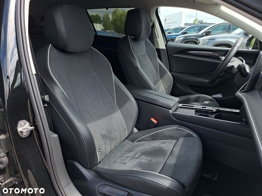 Volkswagen Passat - 12