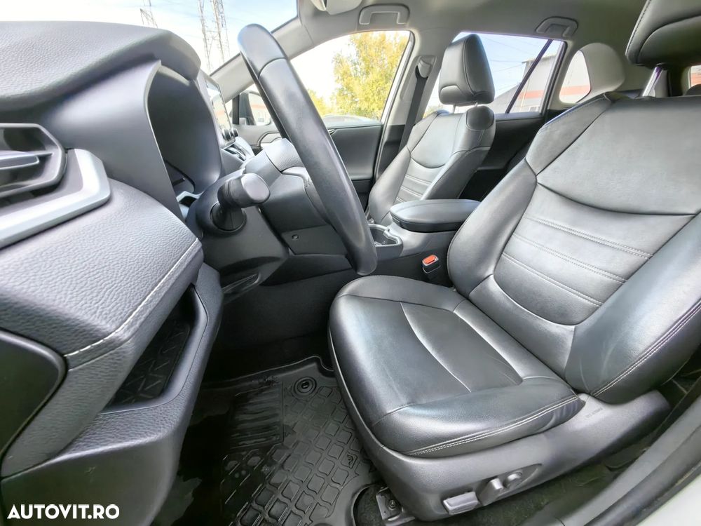 Toyota RAV4 2.0P CVT AWD Luxury - 16