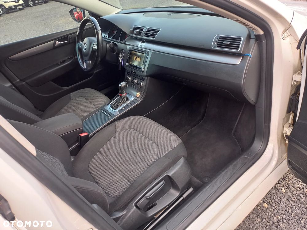Volkswagen Passat 2.0 TDI Comfortline DSG - 19