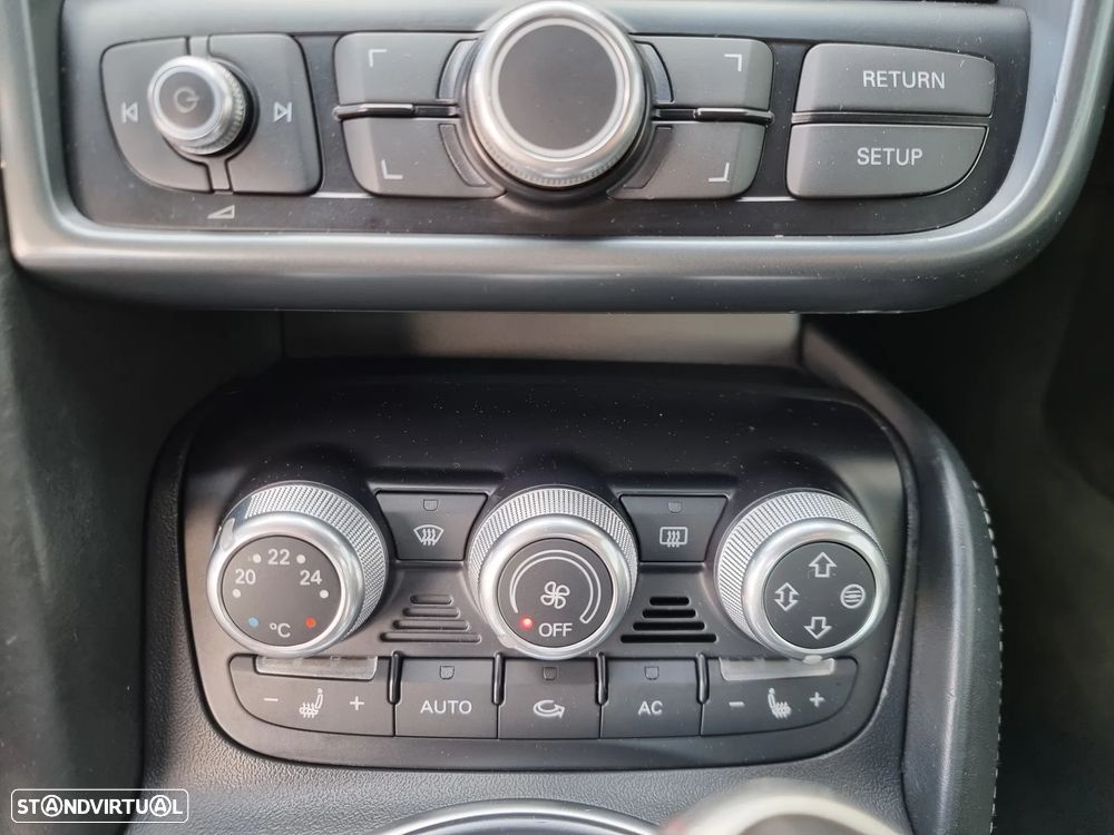 Audi R8 Coupé 4.2 FSI quattro R tronic - 22