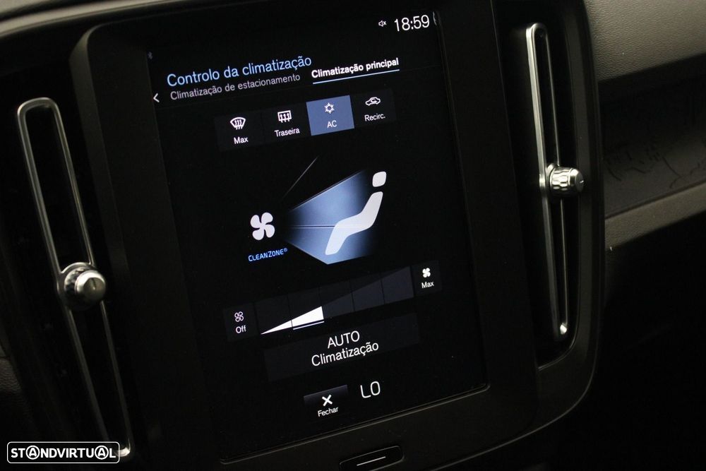 Volvo XC 40 1.5 T2 Momentum Core — fotografia 18