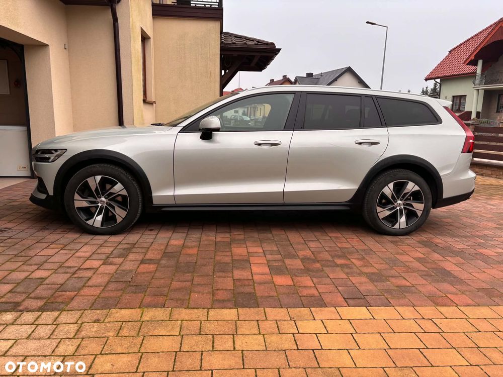 Volvo V60 2021 photo 4