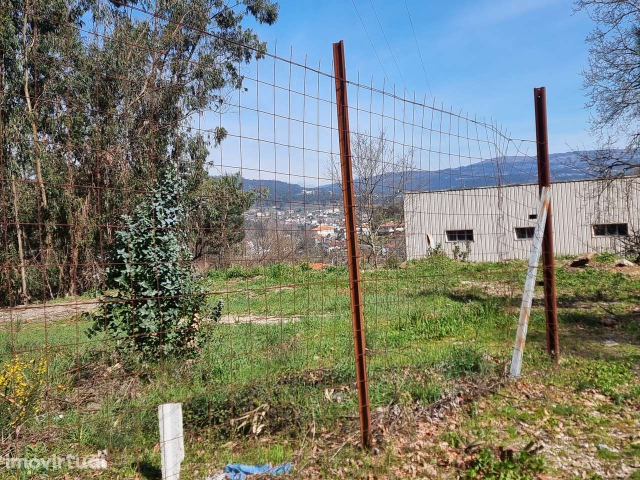 Terreno para construção com a área de 1.119m2. - Grande imagem: 3/6