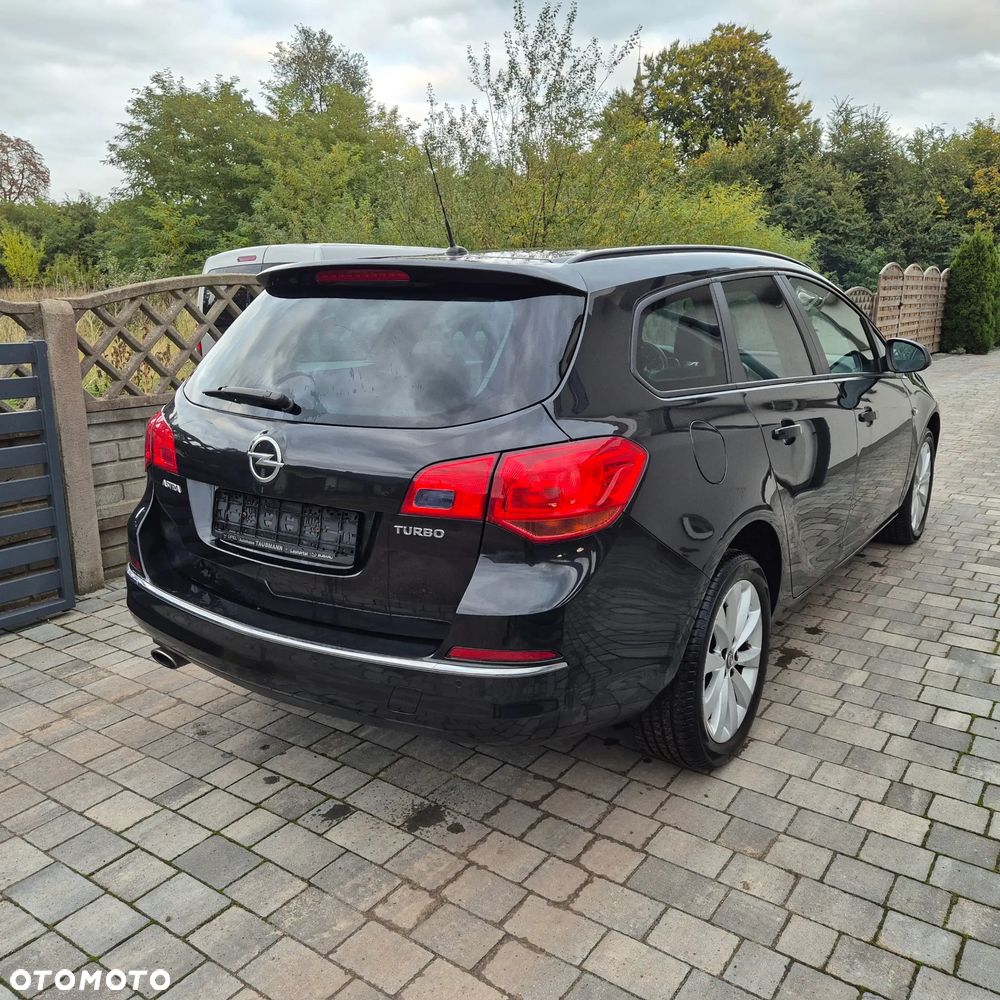 Opel Astra 1.4 Turbo 150 Jahre - 4