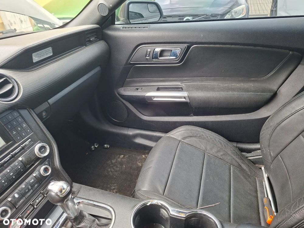 Ford Mustang 3.7 V6 Premium - 17