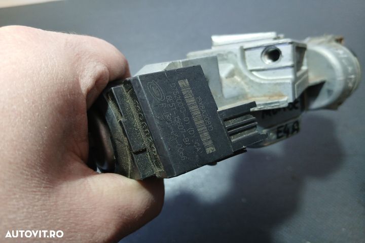 Contact cu cheie 3M51-3F880-AD 6E5T-15607-BA 3M51-3F880-AD 6E5T-15607 - 4