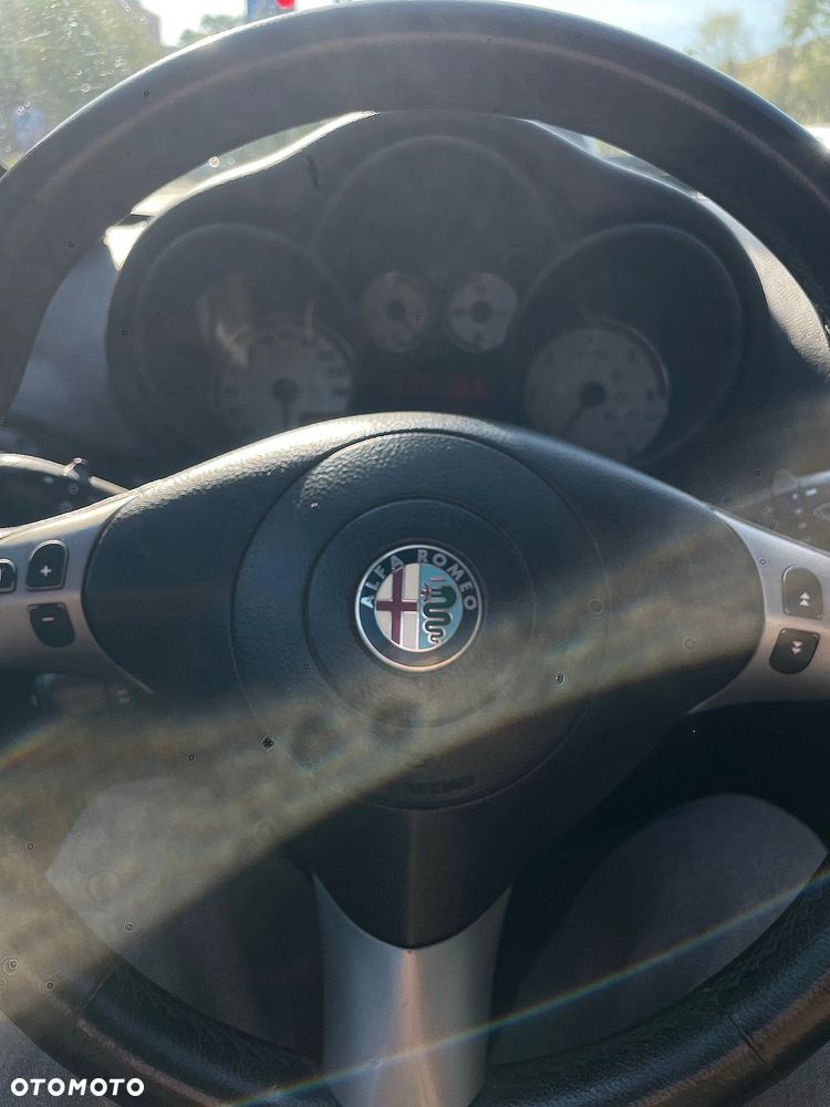 Alfa Romeo GT 1.9JTD 16V Distinctive - 7