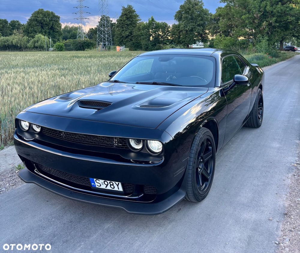 Dodge Challenger - 1