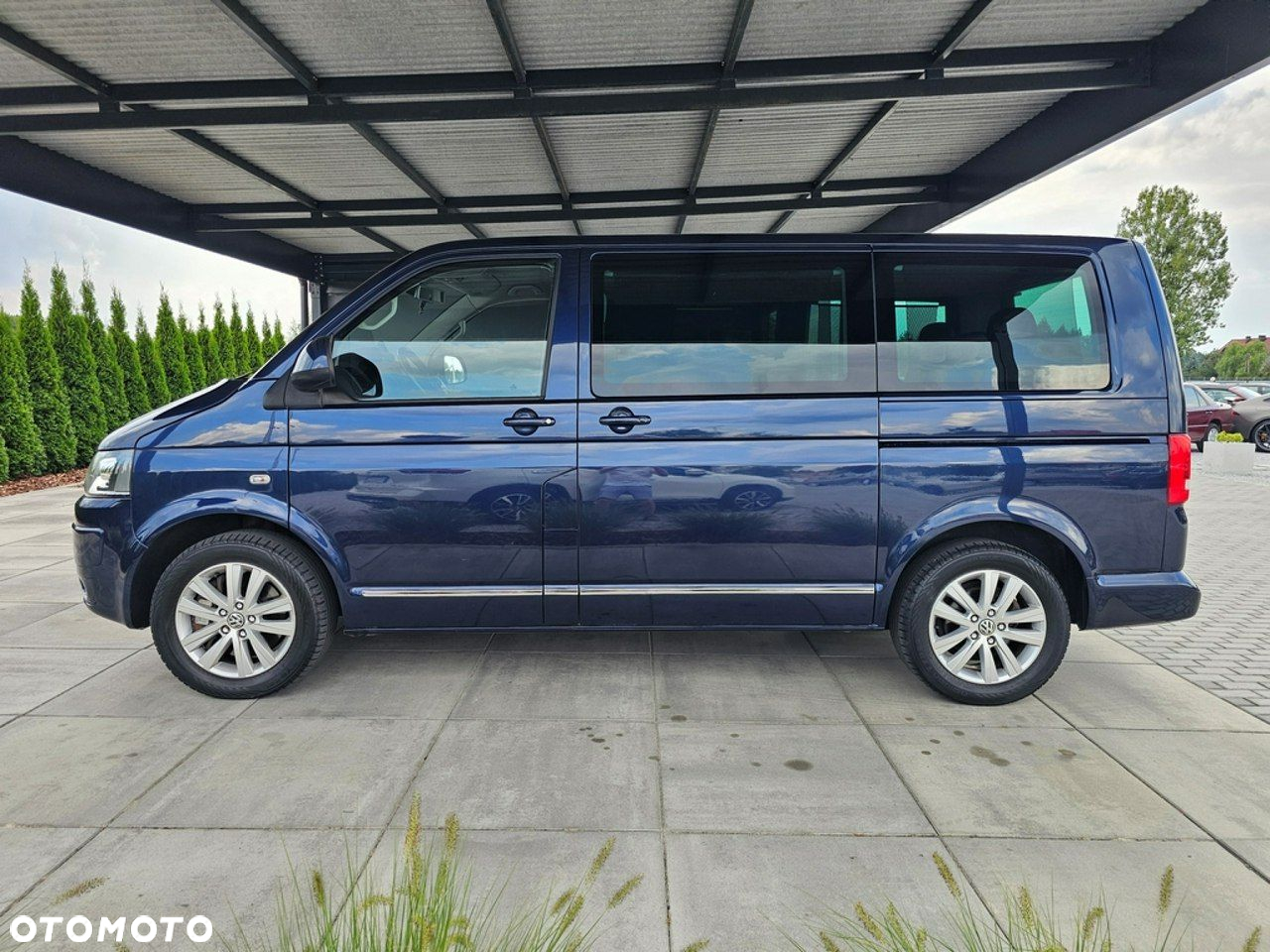 Volkswagen Multivan - 9