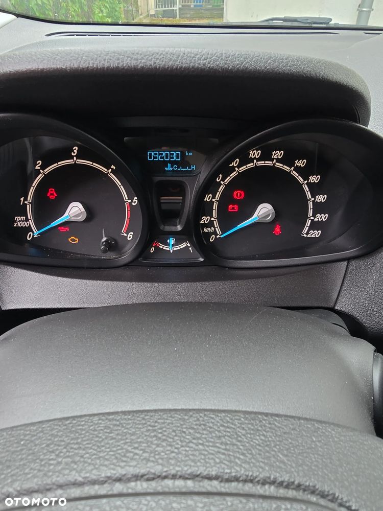 Ford Transit Courier - 7