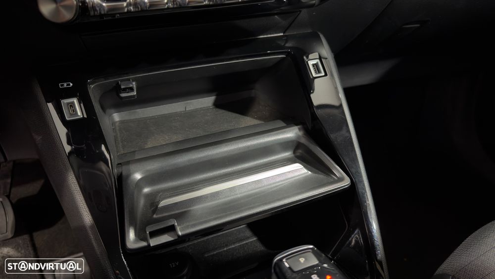 Peugeot 2008 PureTech 130 EAT8 Allure - 26