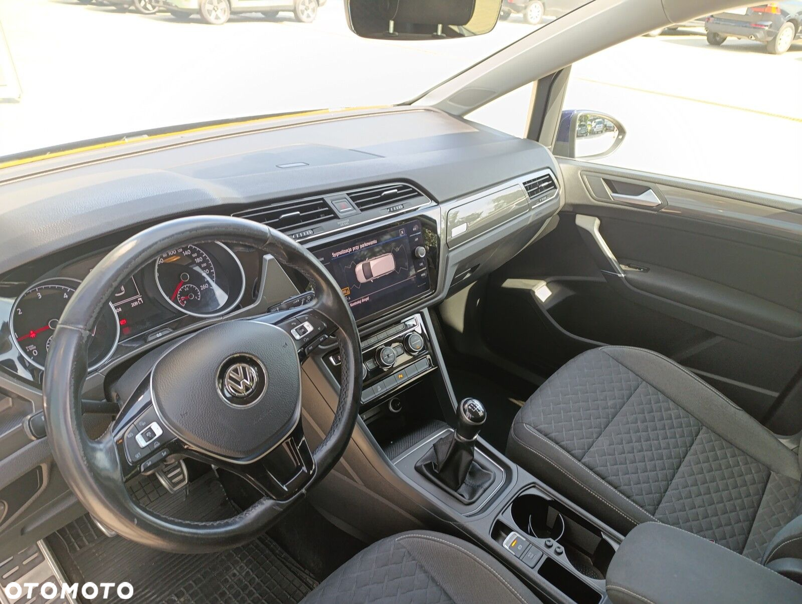 Volkswagen Touran 1.6 TDI BMT SCR Trendline - 11