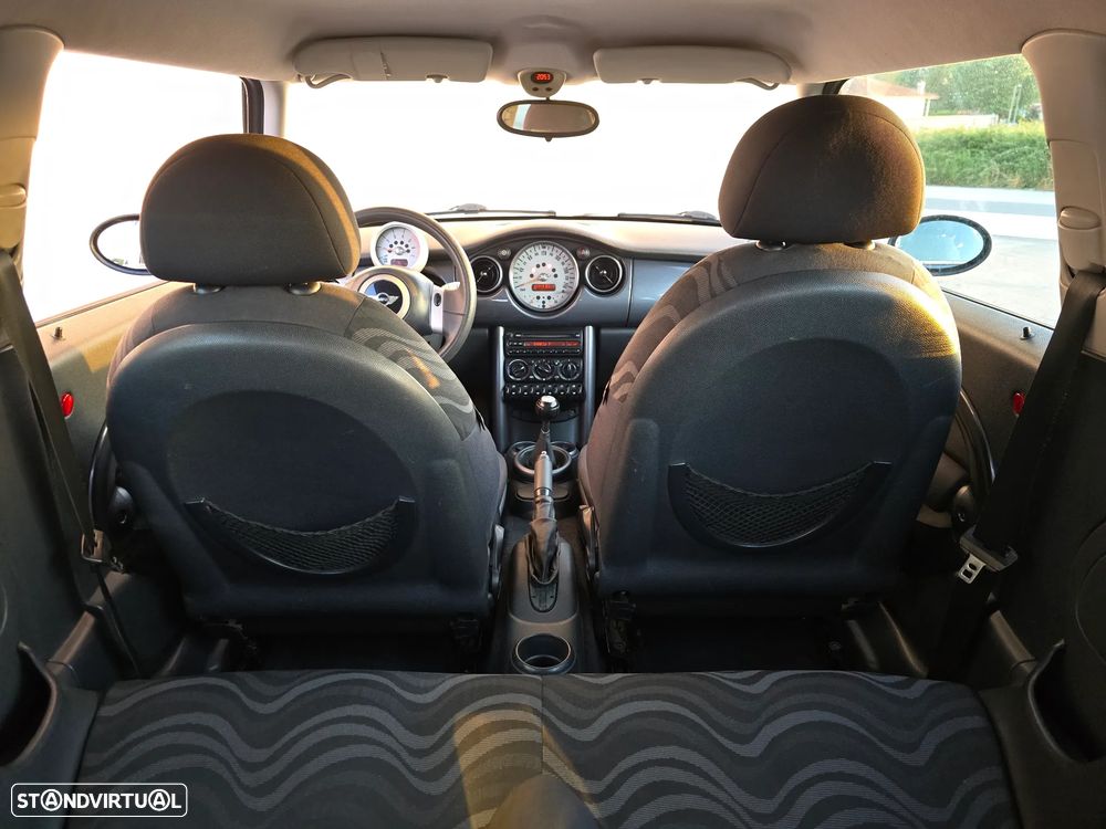 MINI 3 Portas One 1.4 D - 23