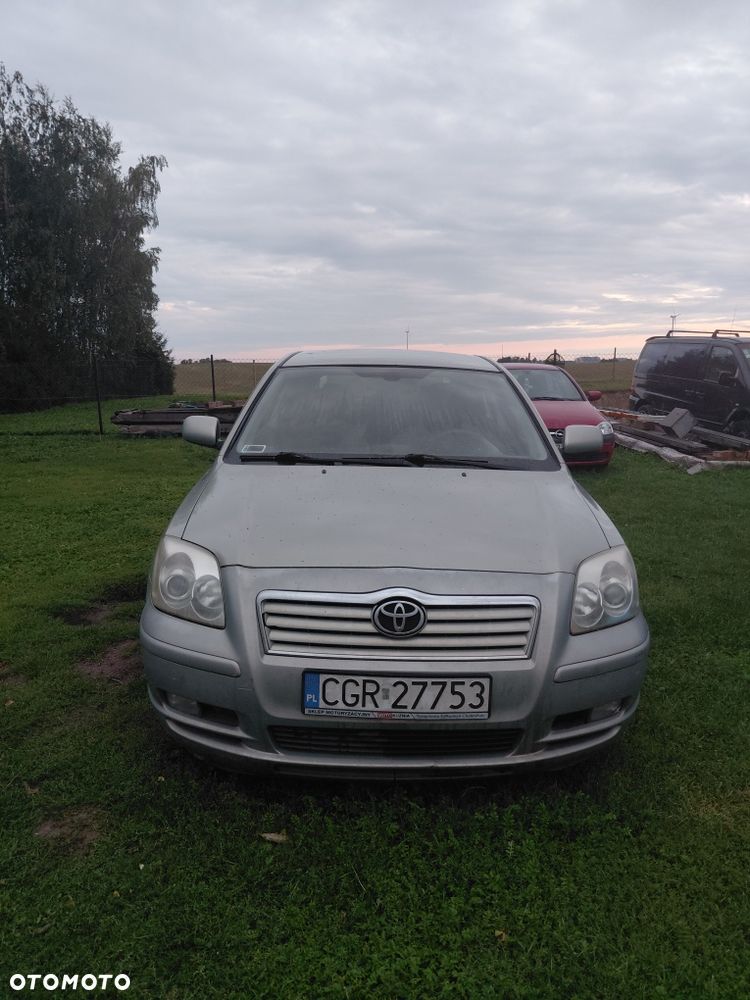 Toyota Avensis - 1