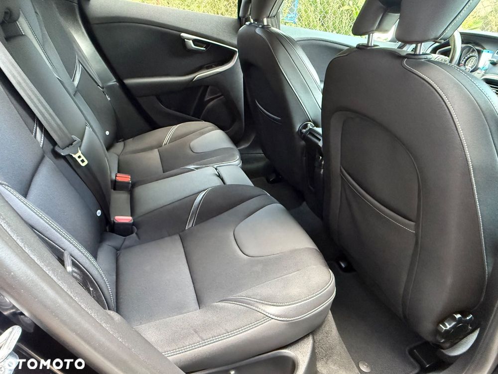 Volvo V40 - 31