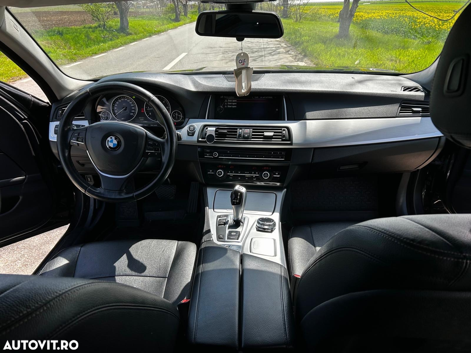 BMW Seria 5 520d Touring Aut. Modern Line - 11