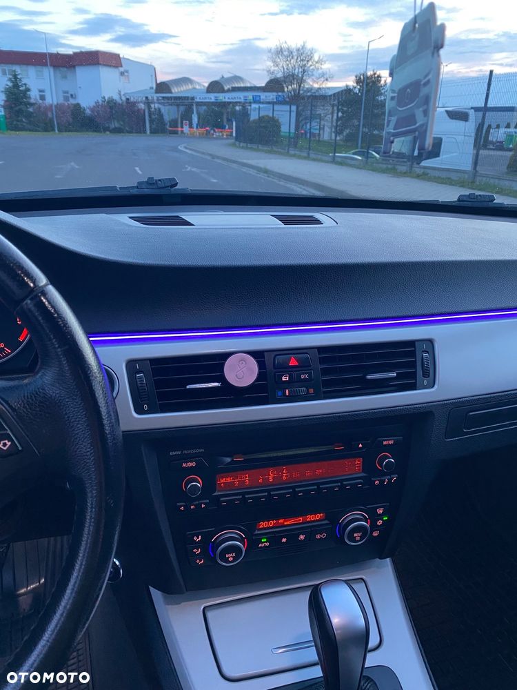 BMW Seria 3 320d DPF - 22