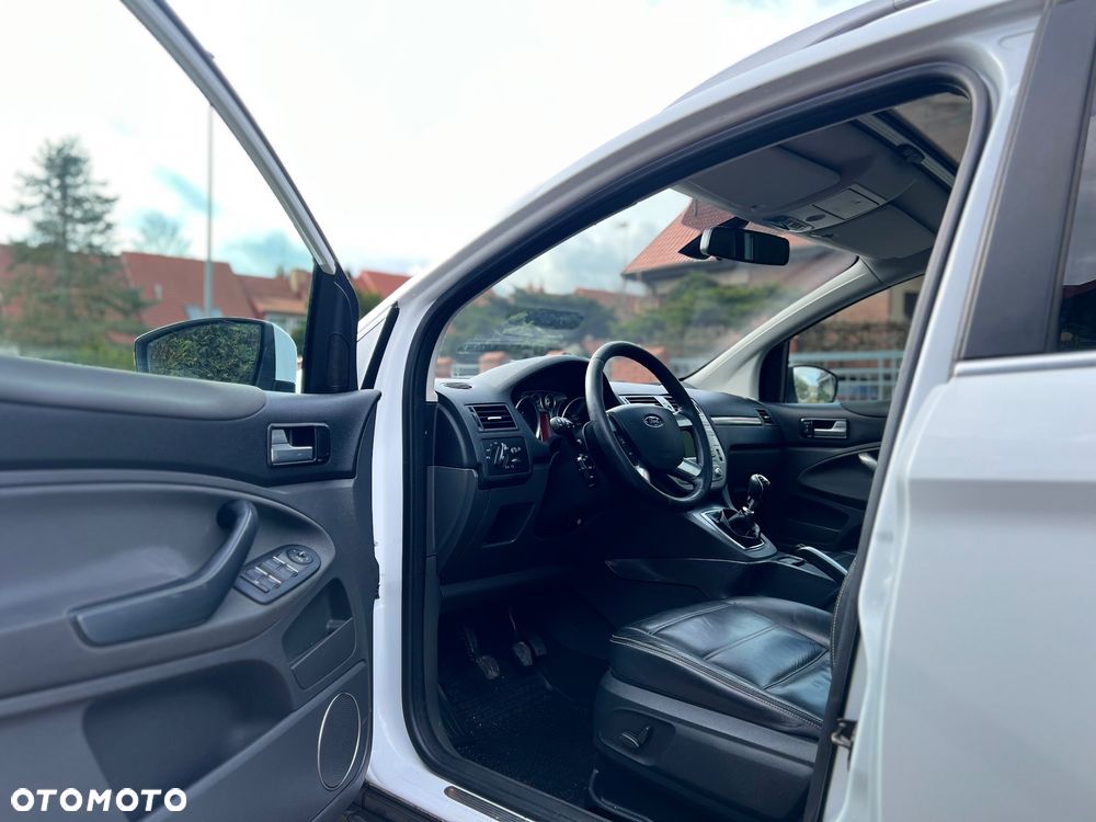 Ford Kuga 2.0 TDCi 4x4 Titanium - 32