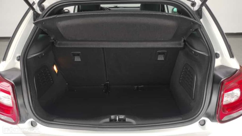 Citroën DS3 1.6 HDi Airdream So Chic - 19