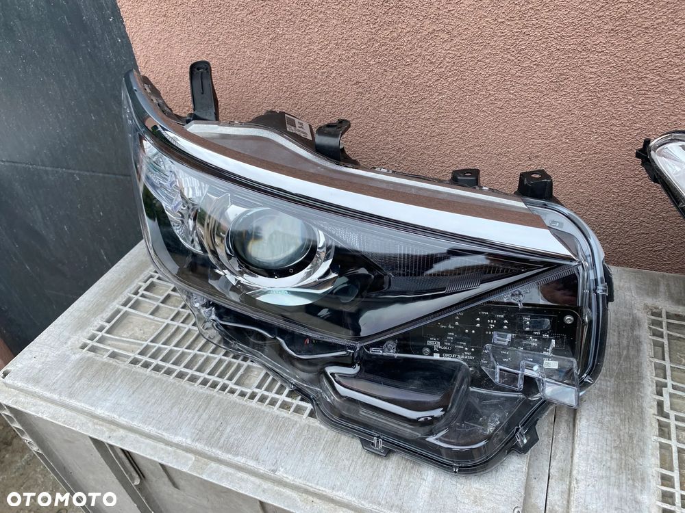 lampa auris II lift z chromem i led prawa eu cała - 2