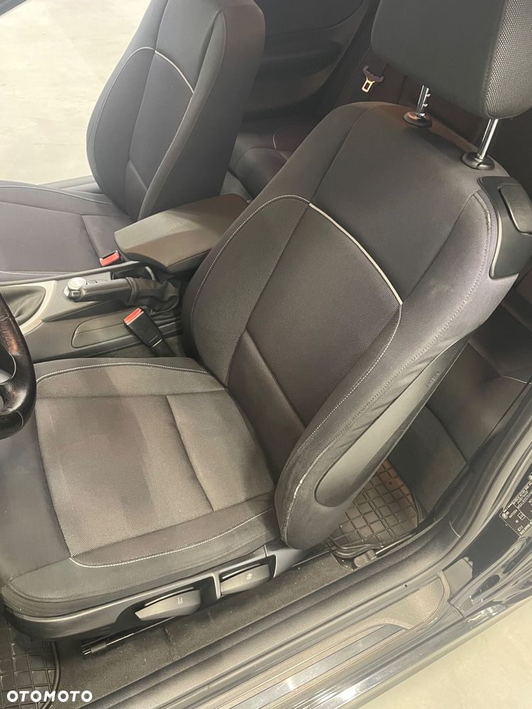 BMW Seria 1 118d - 24