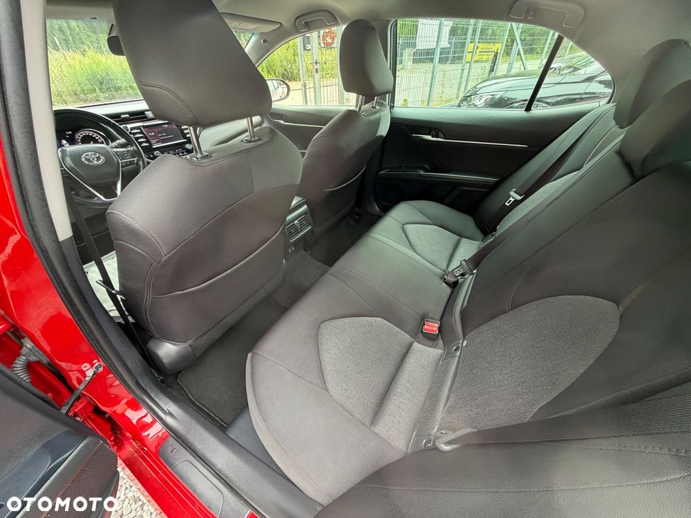 Toyota Camry 2.5 Hybrid Comfort CVT - 30