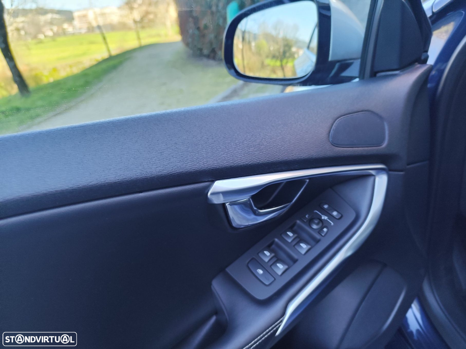 Volvo V40 1.6 D2 R-Design - 15